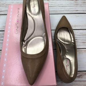 Bandolino Taupe Kitten Heels Size 9